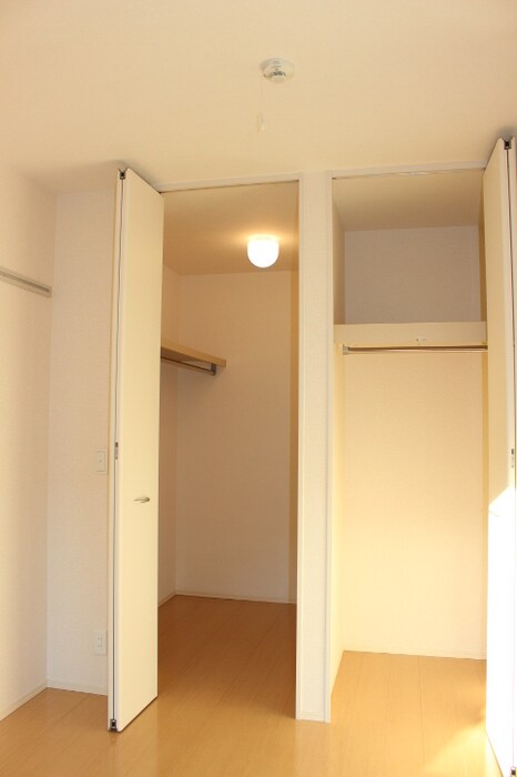 物件内観写真11　(ウォークインクローゼット)