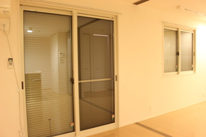 物件内観写真14　(シャッター雨戸)