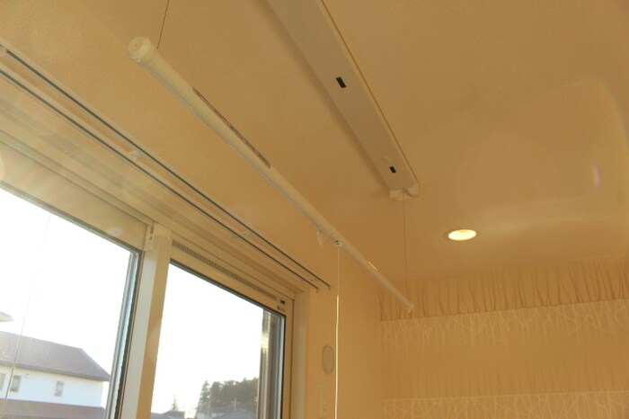 物件内観写真16　(室内物干し)