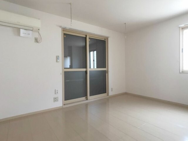 物件内観写真15　(シャッター雨戸)