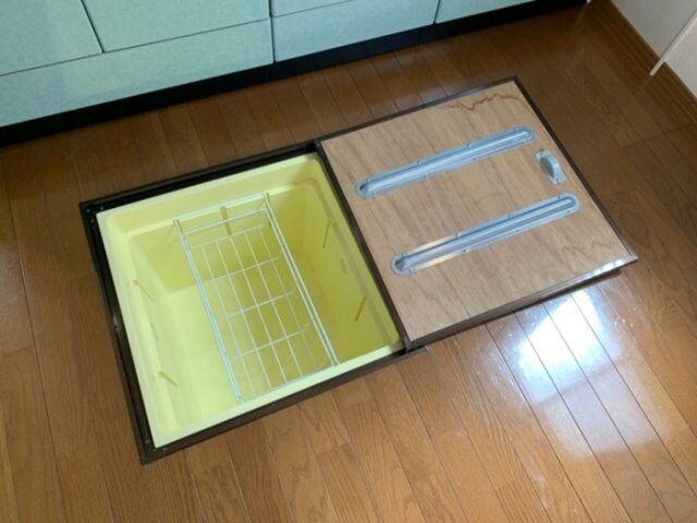 物件内観写真15　(床下収納)