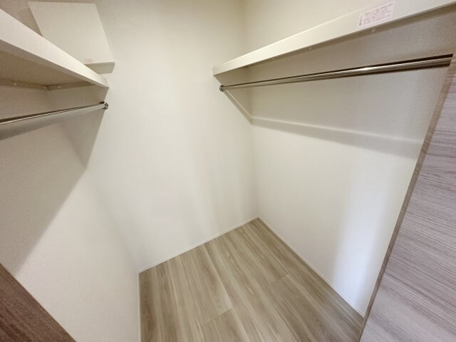 物件内観写真12　(大容量のウォークインクローゼット！)