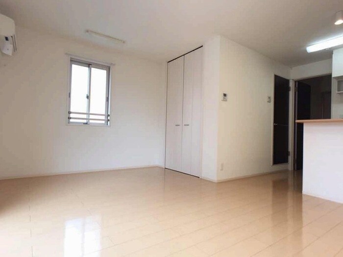 物件内観写真4　(洋室)