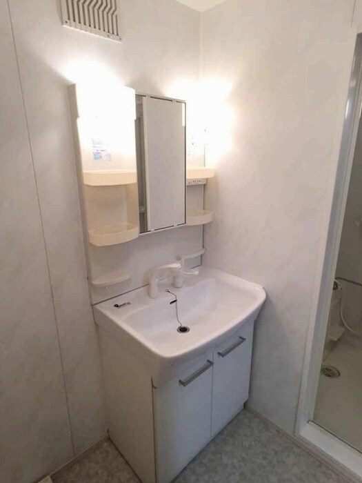 物件内観写真8　(洗髪洗面化粧台)