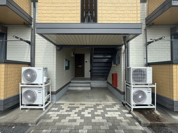 物件外観写真3　(エントランス)