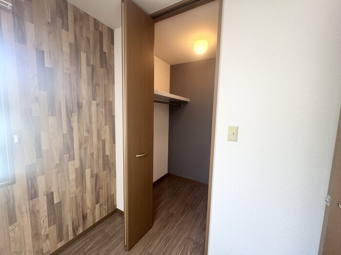 物件内観写真16　(ウォークインクローゼット)