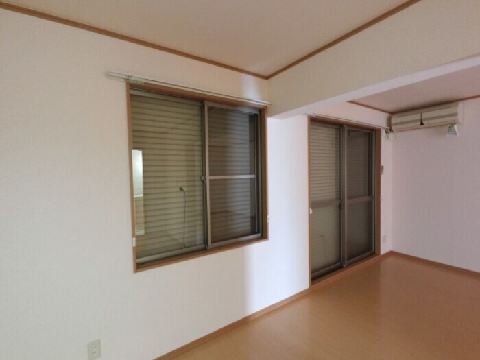 物件内観写真20　(シャッター雨戸)