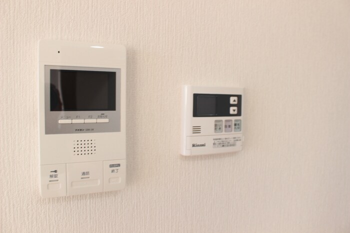 物件内観写真14　(モニター付きインターホン、追い炊き機能)
