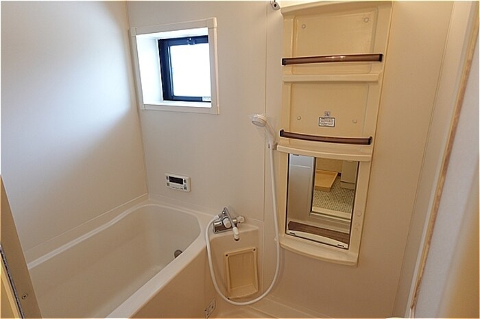 物件内観写真7　(浴室)