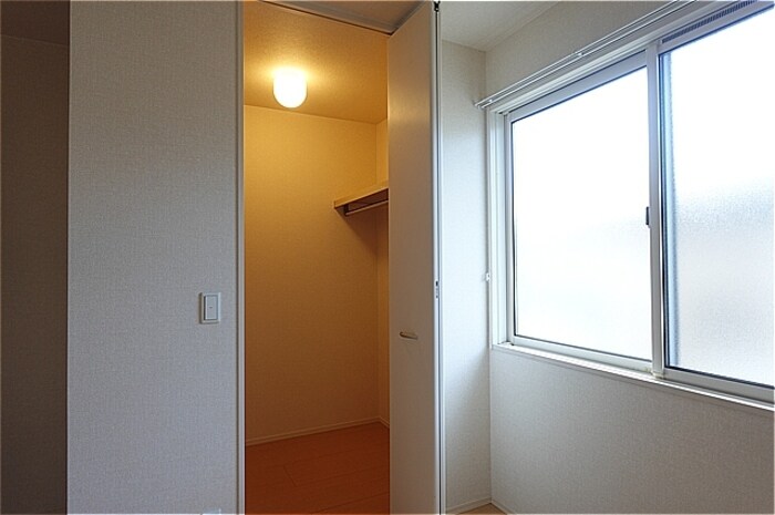 物件内観写真19　(北洋室・ウォークインクローゼット)