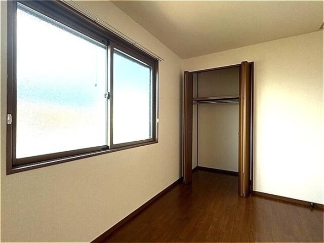 物件内観写真11　(洋室・クローゼット)