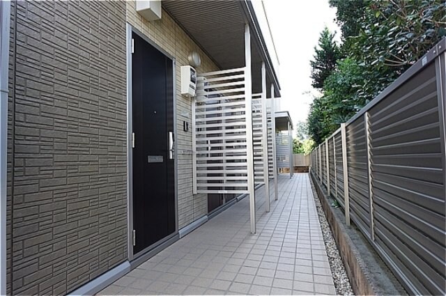 物件内観写真13　(玄関前)