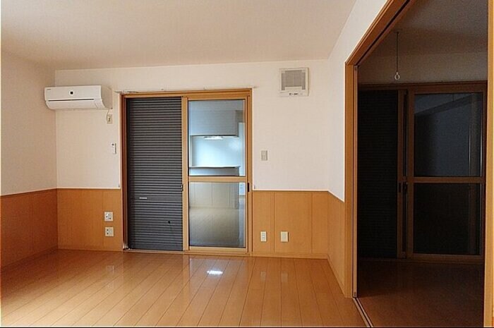 物件内観写真15　(シャッター雨戸)