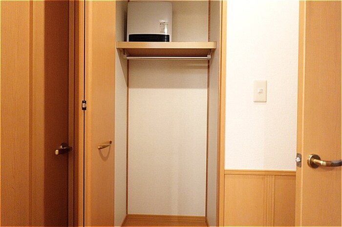 物件内観写真16　(廊下・クローゼット)