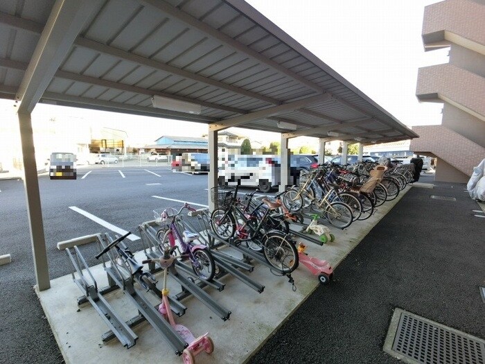物件内観写真28　(駐輪場)