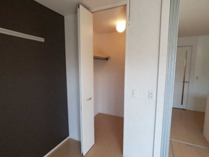 物件内観写真10　(ウォークインクローゼット)