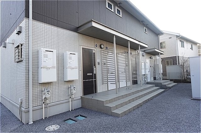 物件外観写真4　(エントランス)