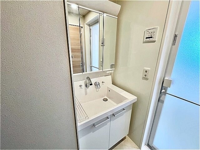 物件内観写真10　(洗髪洗面化粧台)