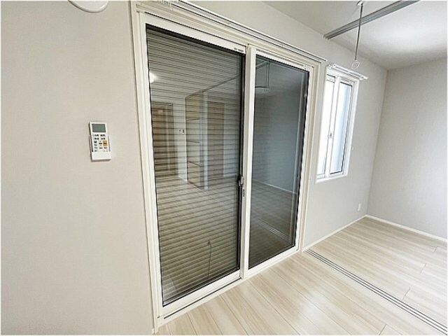 物件内観写真15　(シャッター雨戸)