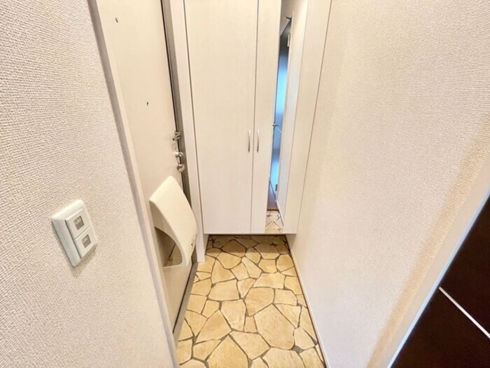 物件内観写真12　(玄関 シューズボックス付き)