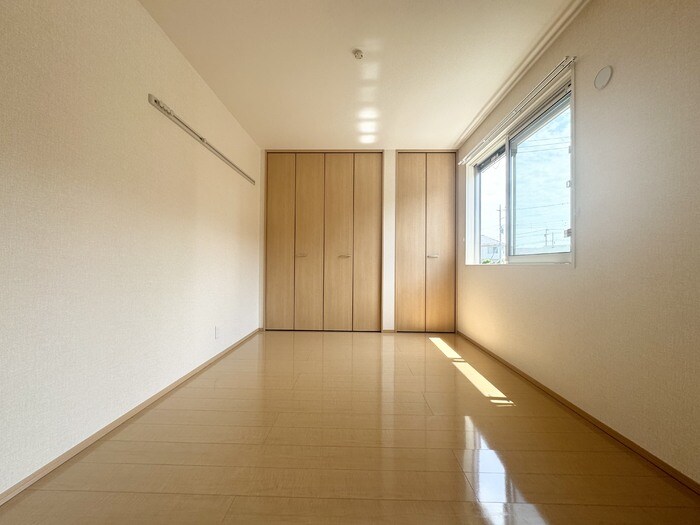 物件内観写真11　(洋室)