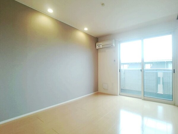 居室(ダウンライトのあるＬＤＫ)