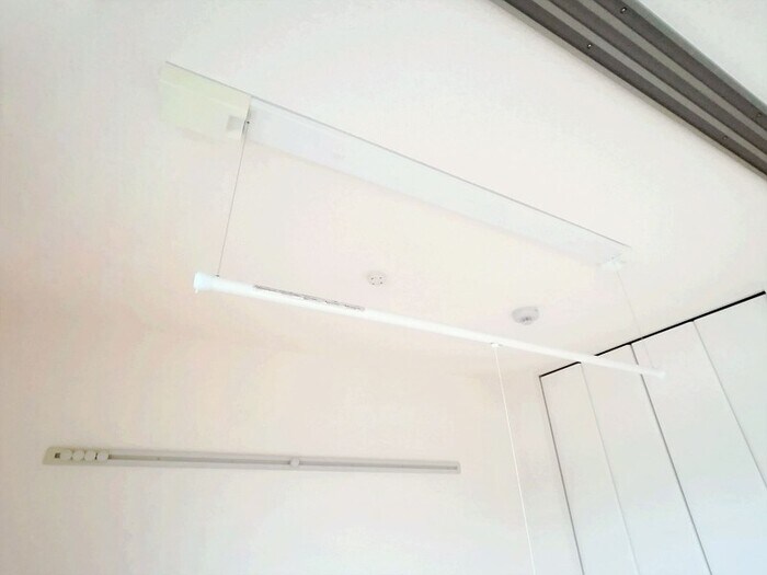 物件内観写真18　(室内物干し)