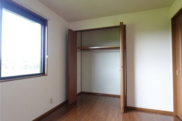 物件内観写真11　(洋室・クローゼット)