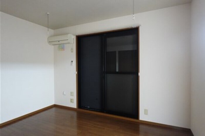 物件内観写真14　(シャッター雨戸)