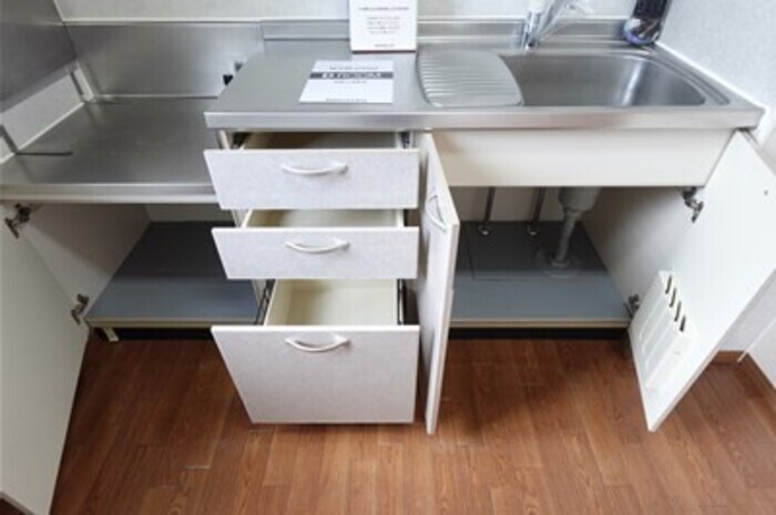 物件内観写真15　(キッチン・収納)