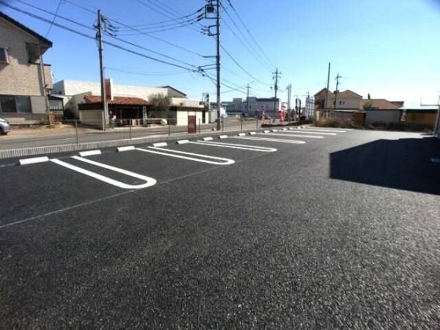 物件外観写真2　(駐車場)