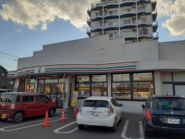 周辺環境(セブンイレブンさいわい町店まで220m)