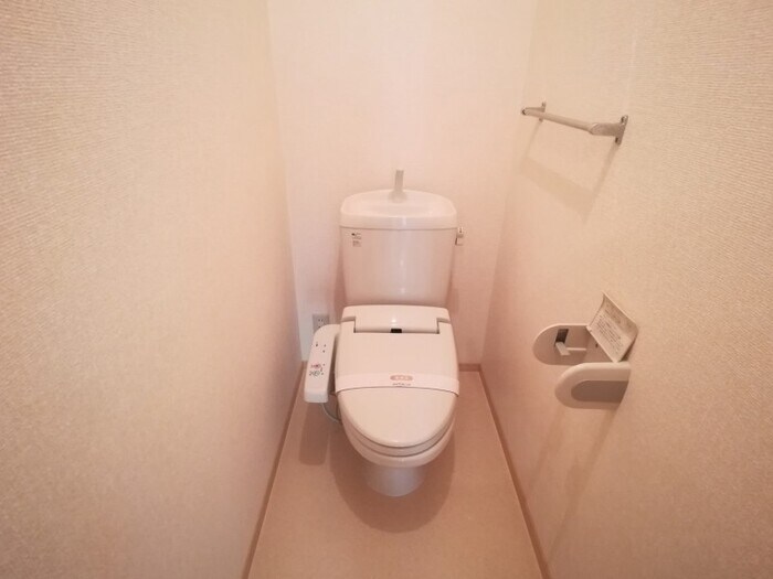 トイレ(温水洗浄暖房便座のトイレ)