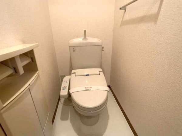 トイレ(温水洗浄暖房便座)