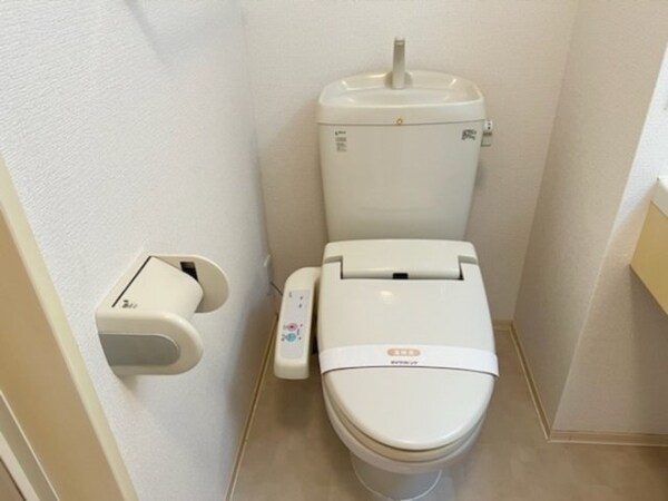 トイレ(温水洗浄暖房便座のトイレ)