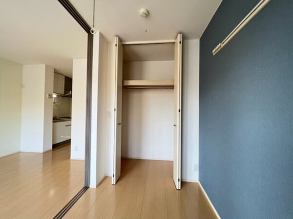 洋室(洋室・収納)