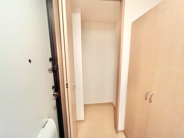 玄関(玄関の横の収納)