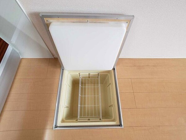 収納(床下収納)