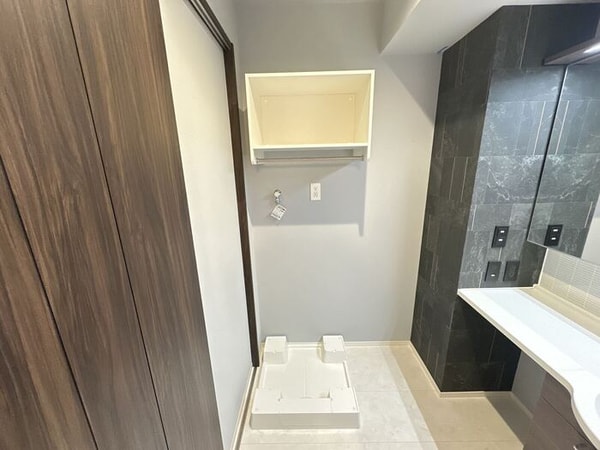 玄関(洗濯機置場)