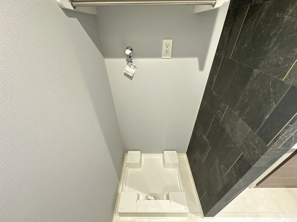 玄関(洗濯機置場)