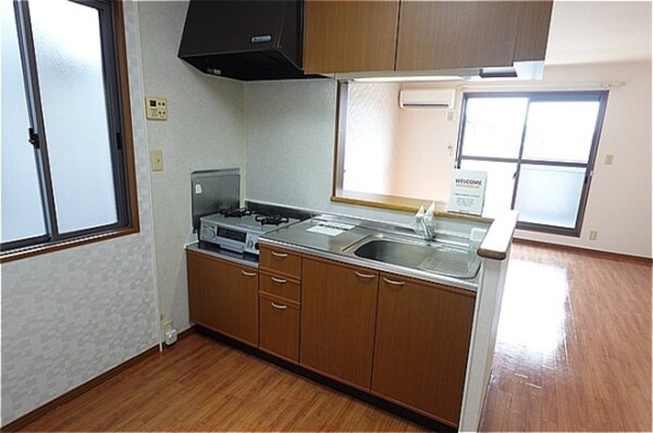 キッチン(対面キッチン（上部収納棚付き）)