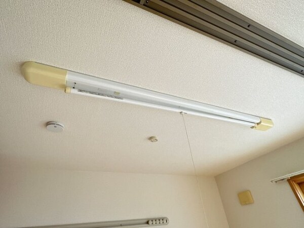 建物設備(室内物干し)