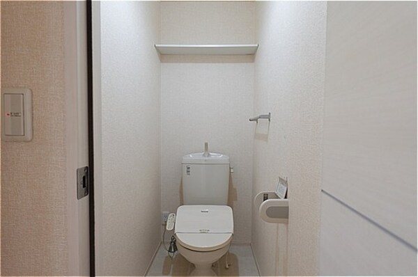 トイレ(温水洗浄暖房便座のトイレ)