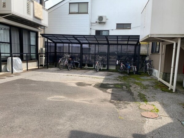 建物設備(駐輪場)