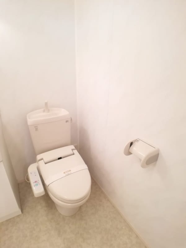 トイレ(温水洗浄暖房便座)