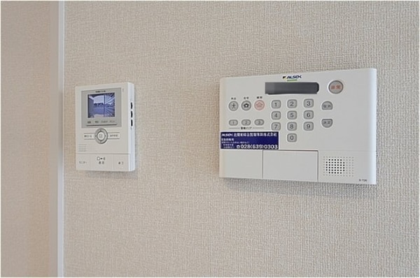 セキュリティ(ホームセキュリティと録画機能付きカラーモニターインターホン)