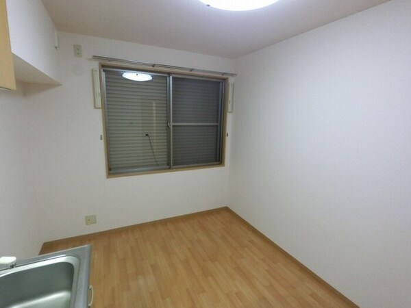 建物設備(１階シャッター雨戸)