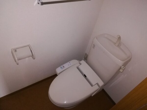トイレ(温水洗浄暖房便座のトイレ)