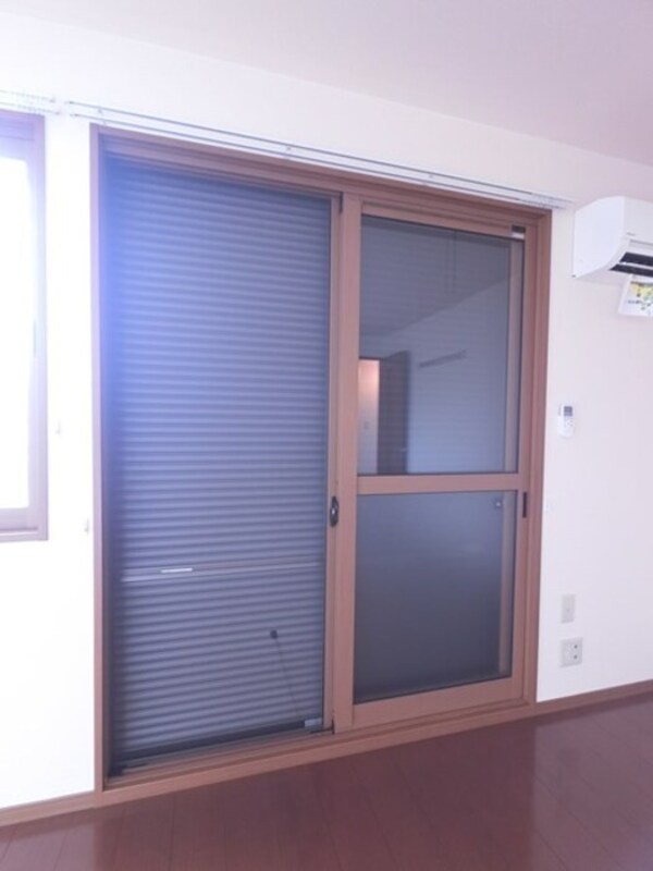 建物設備(シャッター雨戸付き)