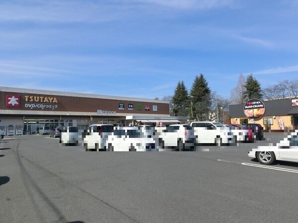 TSUTAYA・いきなりステーキ宇都宮竹林店（546ｍ）